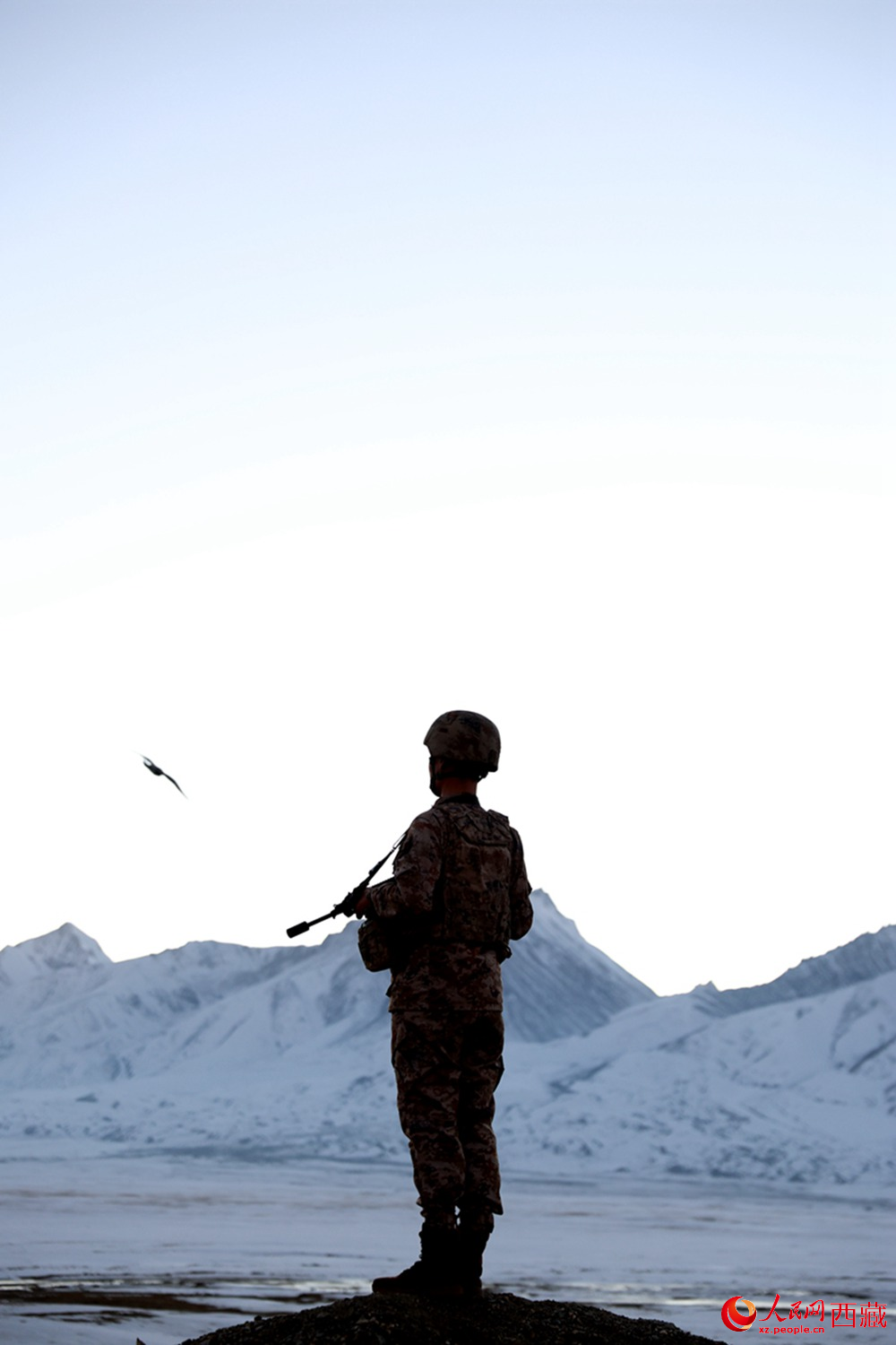 官兵在站崗。人民日報記者 瓊達卓嘎攝