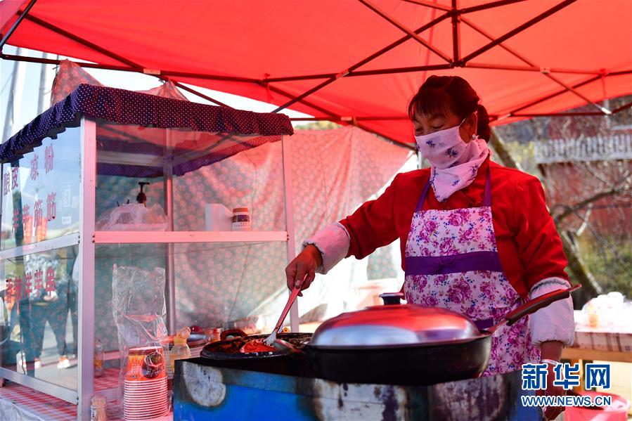 （全面建成小康社會“百城千縣萬村調(diào)研行”·圖文互動）（6）青?？柎澹骸肮夤鞔濉钡娜A麗轉(zhuǎn)身