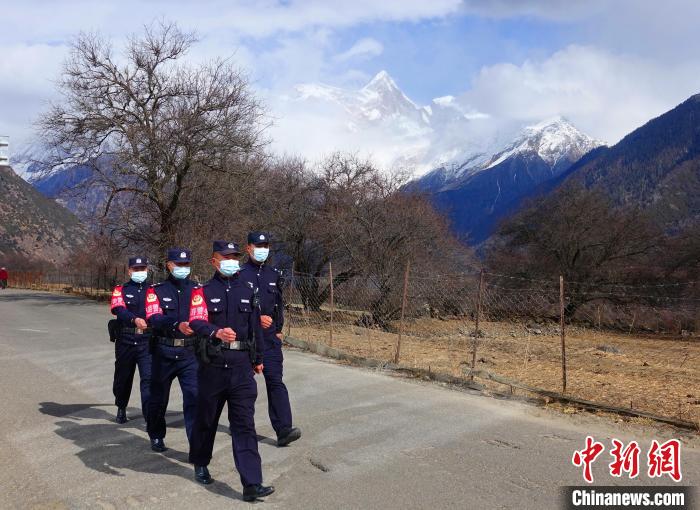 西藏林芝戍邊民警：為“你”翻山越嶺，卻無心看風(fēng)景