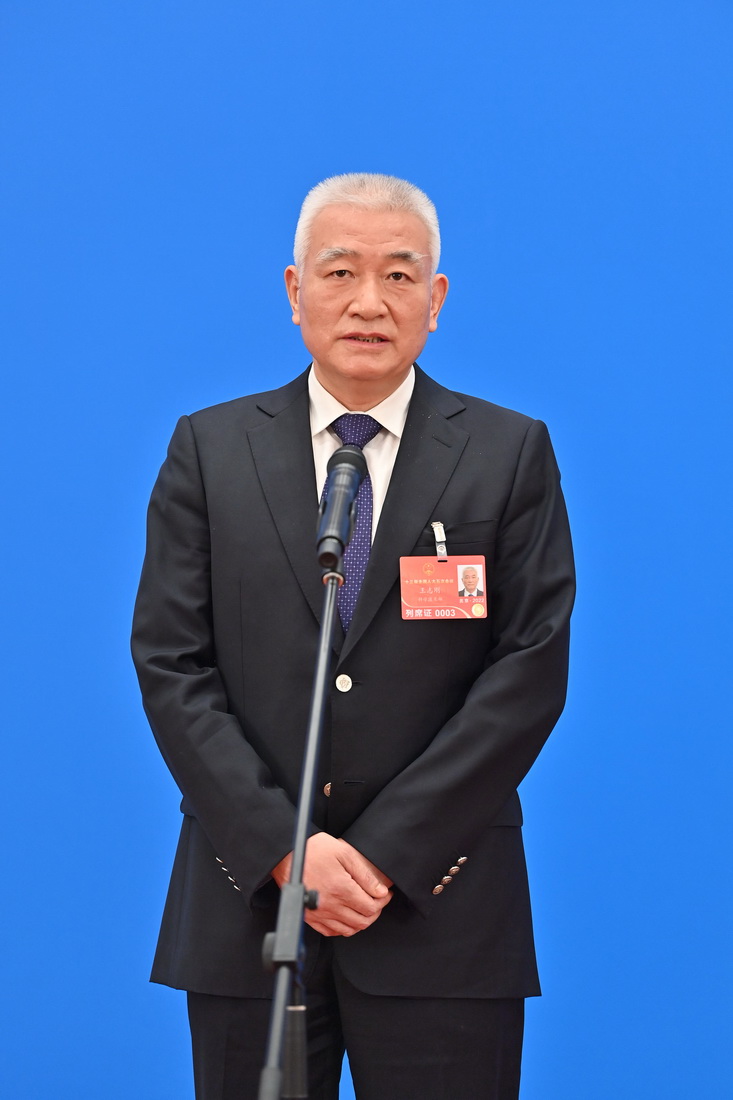 這是科學(xué)技術(shù)部部長(zhǎng)王志剛通過(guò)網(wǎng)絡(luò)視頻方式接受采訪。新華社記者 李鑫 攝